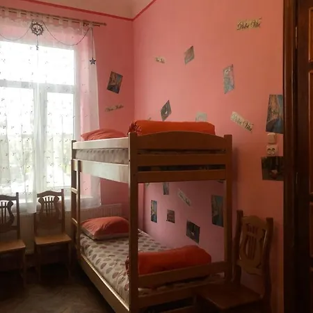 Play Hostal Leópolis