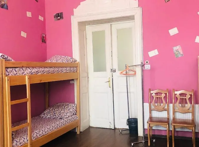 بيت شباب Play