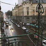 Play Хостел